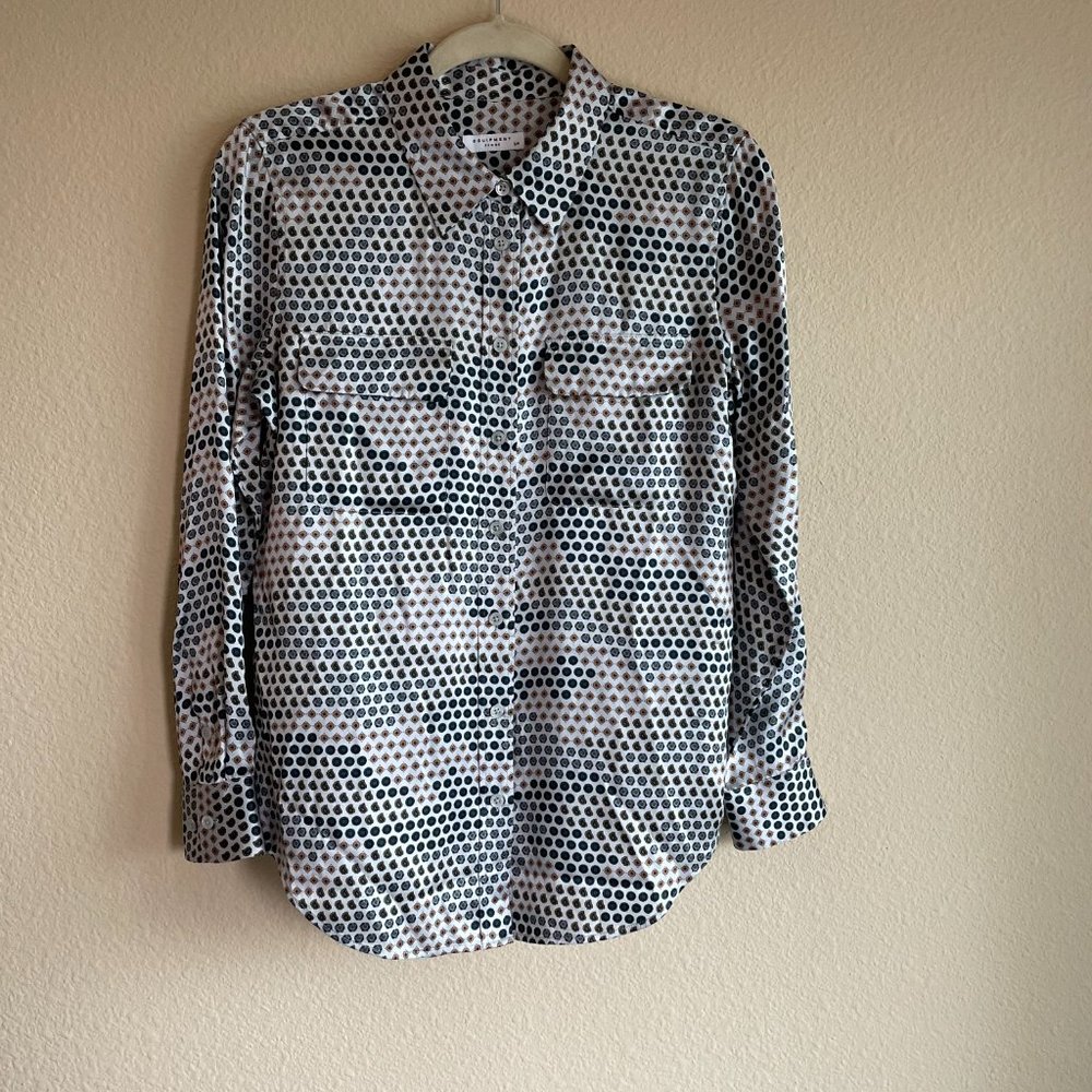 Silk Blouse - Equipment